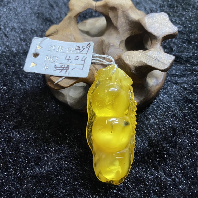纯天然波罗的海琥珀原矿 金包蜜蜡平安豆雕刻件4g男女款吊坠 包邮