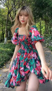 方领蓬蓬裙显瘦泡泡袖 大莫莫抖音同款 连衣裙夏季 雪纺裙碎花短裙