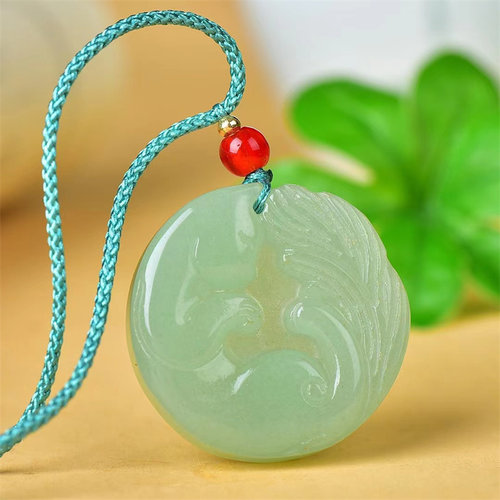 天然绿东陵玉九尾狐玉吊坠