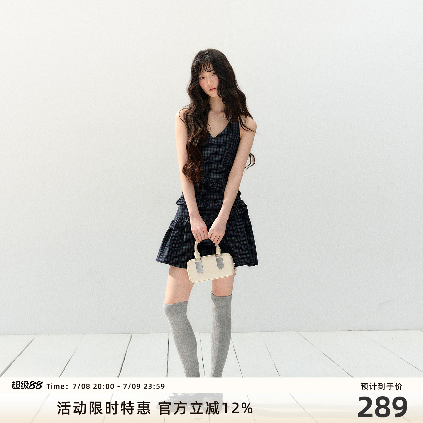 7Shiftin 原创设计春夏新款辣妹收腰无袖格纹连衣裙藏蓝百褶裙女
