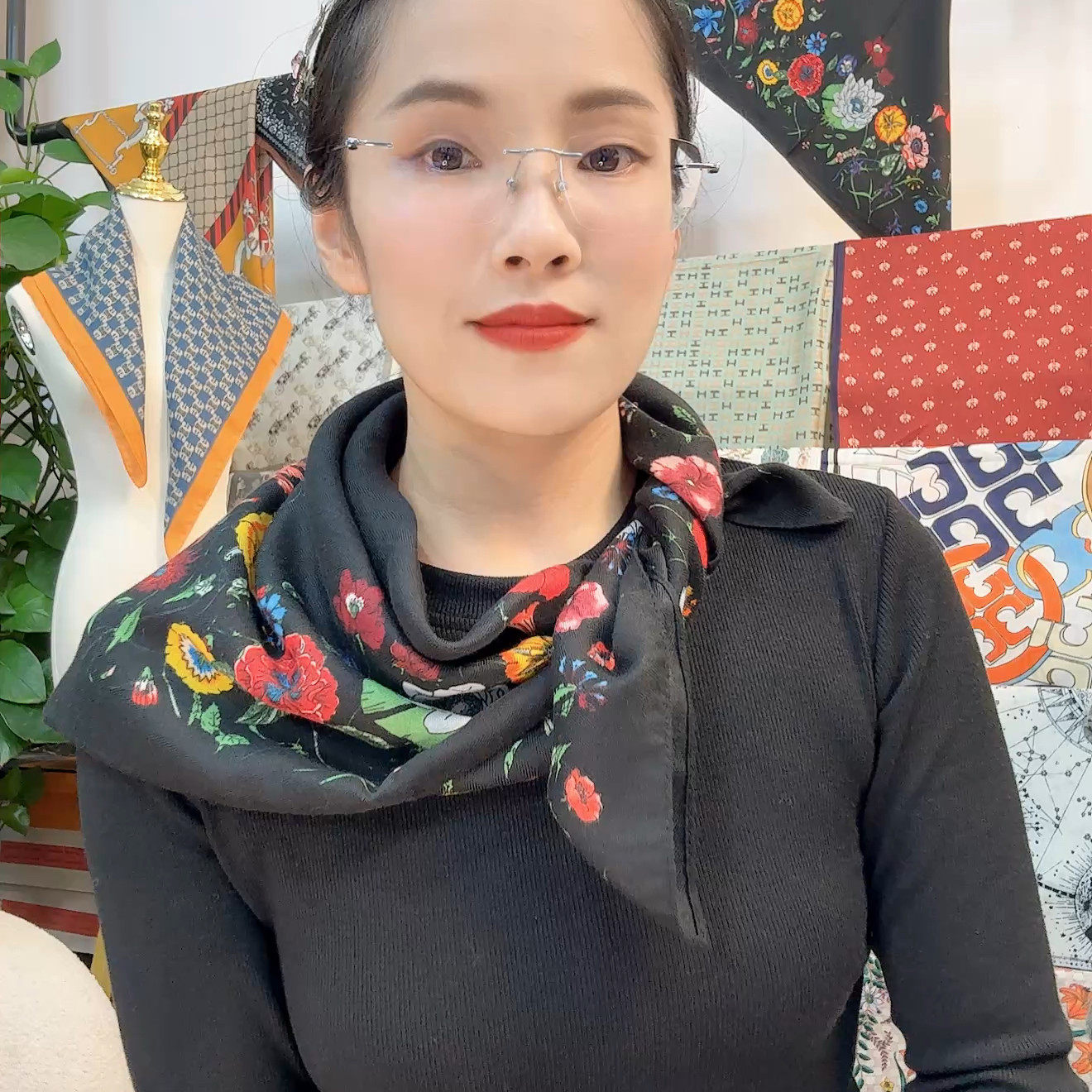 【黑色花卉】68*68 气质保暖护颈百搭丝绒感时尚丝巾女士方巾
