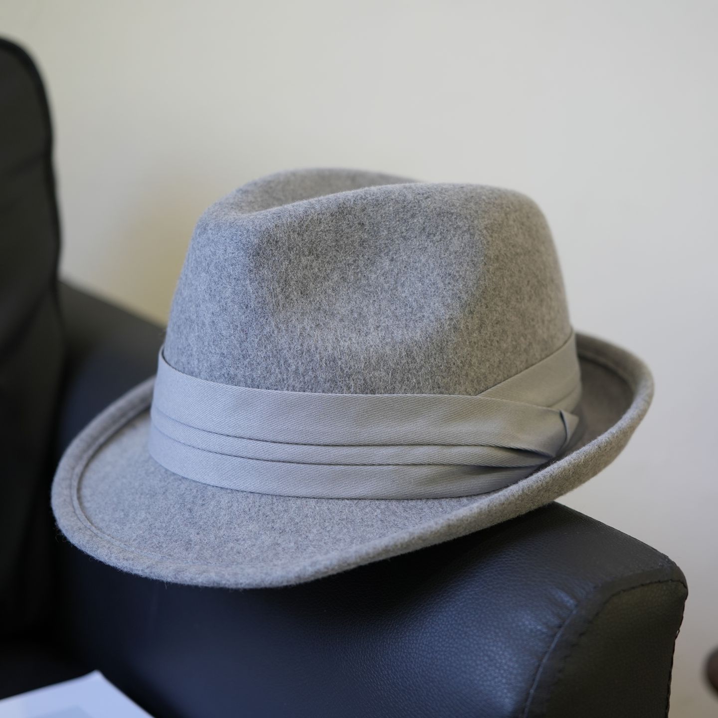 英伦卷边羊毛礼帽女秋冬季大头围灰色帽子时尚平顶帽爵士帽千金帽