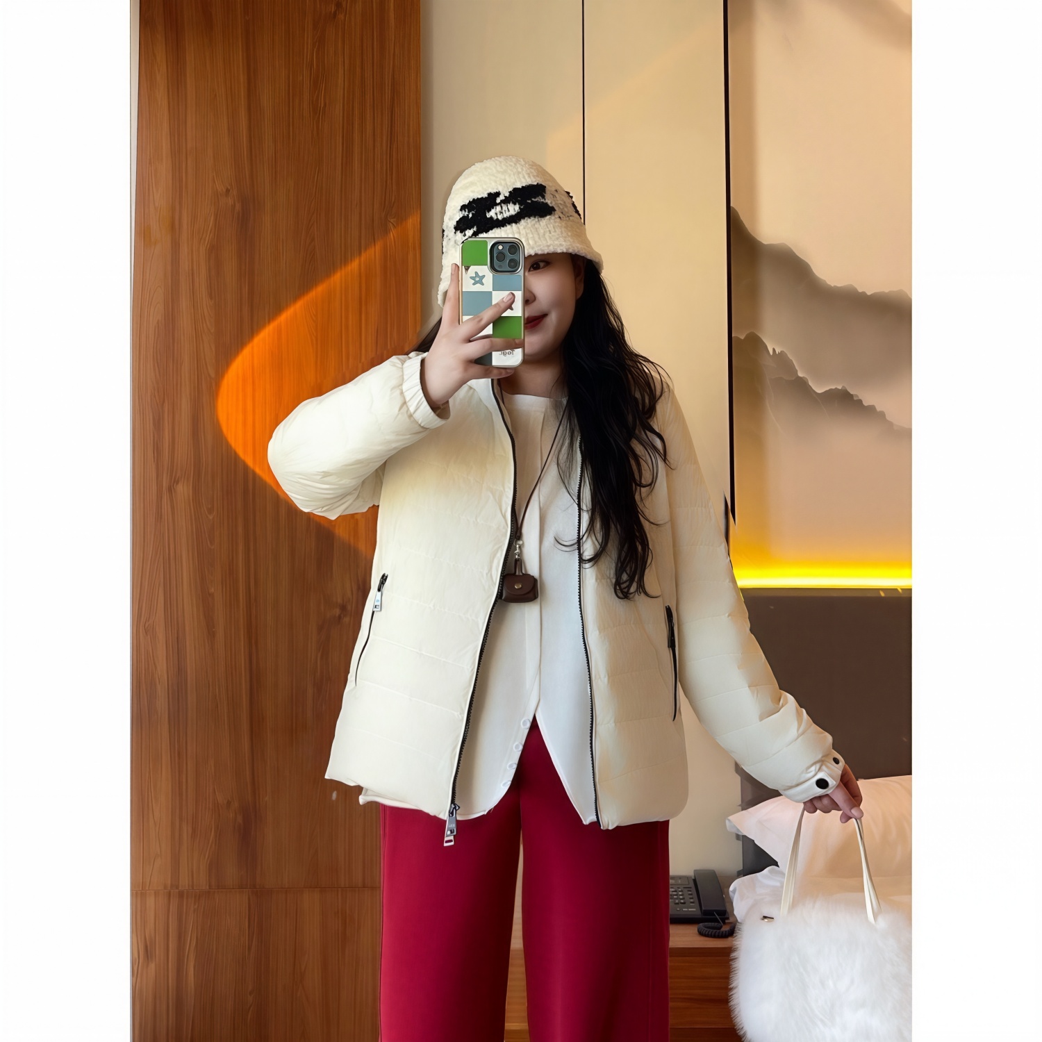 梵朵大码女装16114冬季法式时髦高级感连帽保暖羽绒服百搭外套潮