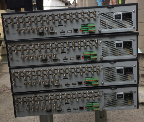 二手16路8盘位模拟录像机 DS-8816H-E8 SH通用8116hs