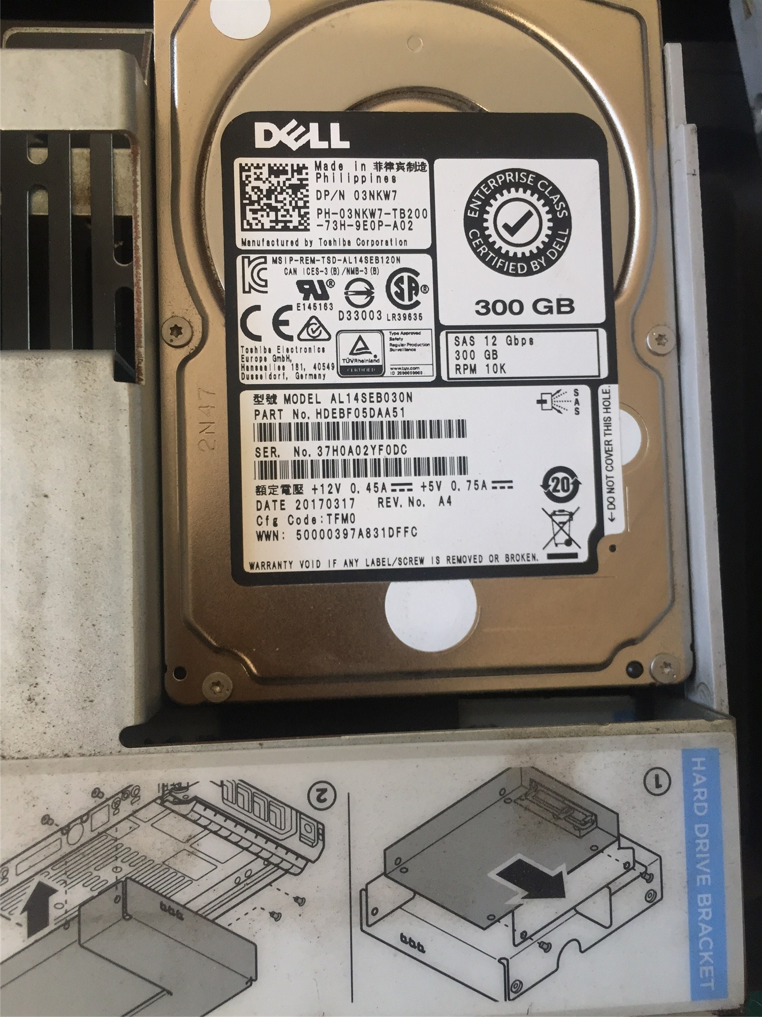 DELL300G 2.5寸10K 12Gb SAS硬盘AL14SEB030N 3NKW7 300GB