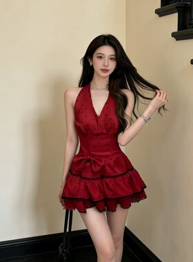 挂脖吊带连衣裙性感辣妹风红色V领无袖裙子女修身显瘦波点蛋糕裙