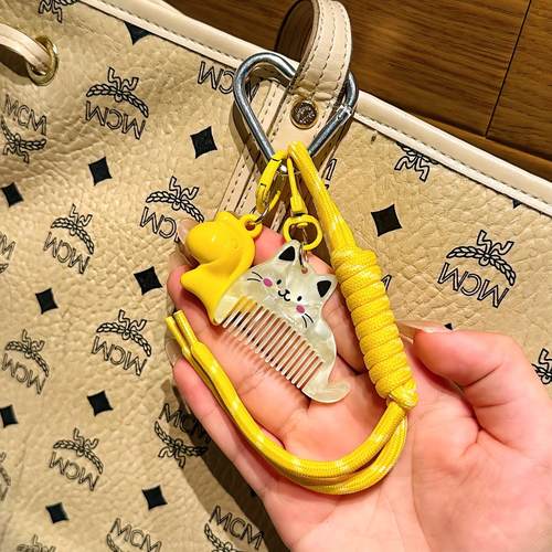 新款卡通可爱醋酸梳子挂件ins风汽车钥匙扣挂件时尚miu系包包挂饰