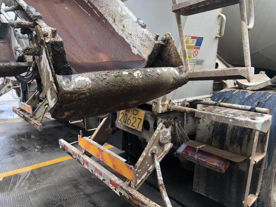 4月6日衡阳市号牌为湘D2Q627的徐工牌重型特殊结构货车网络拍卖公告