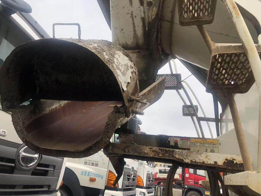 4月7日衡阳市号牌为湘D2K208的徐工牌重型特殊结构货车网络拍卖公告