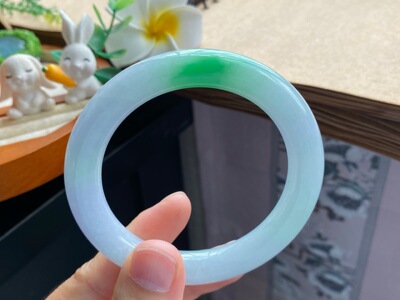 11.15批10656号56.9-10.5-10.4！甜阳绿色！青翠色明亮诱人！