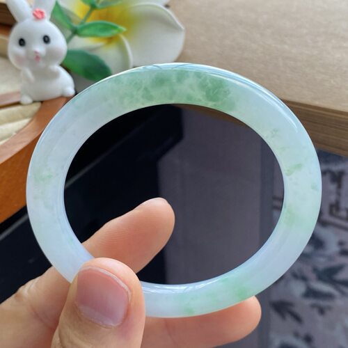 10.23批12784号50.3-8-8.3嫩翠飘花圆条！翡翠手镯