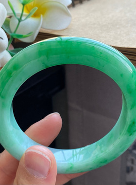 4.19批3264号56.3-12.2-10.6 正圈翠绿色！色很浓郁饱满！