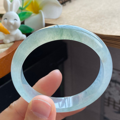 4.29批3716号53.5-12.5-6.6 冰飘花果冻镯！淡雅的浅绿色！