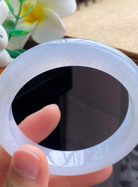 3.28批2388号56.3-12.5-9翡翠手镯！清浅的底色！