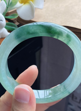 1.17批13227号57.2-12.3-8.8深绿飘花镯！深邃又那么苍翠！