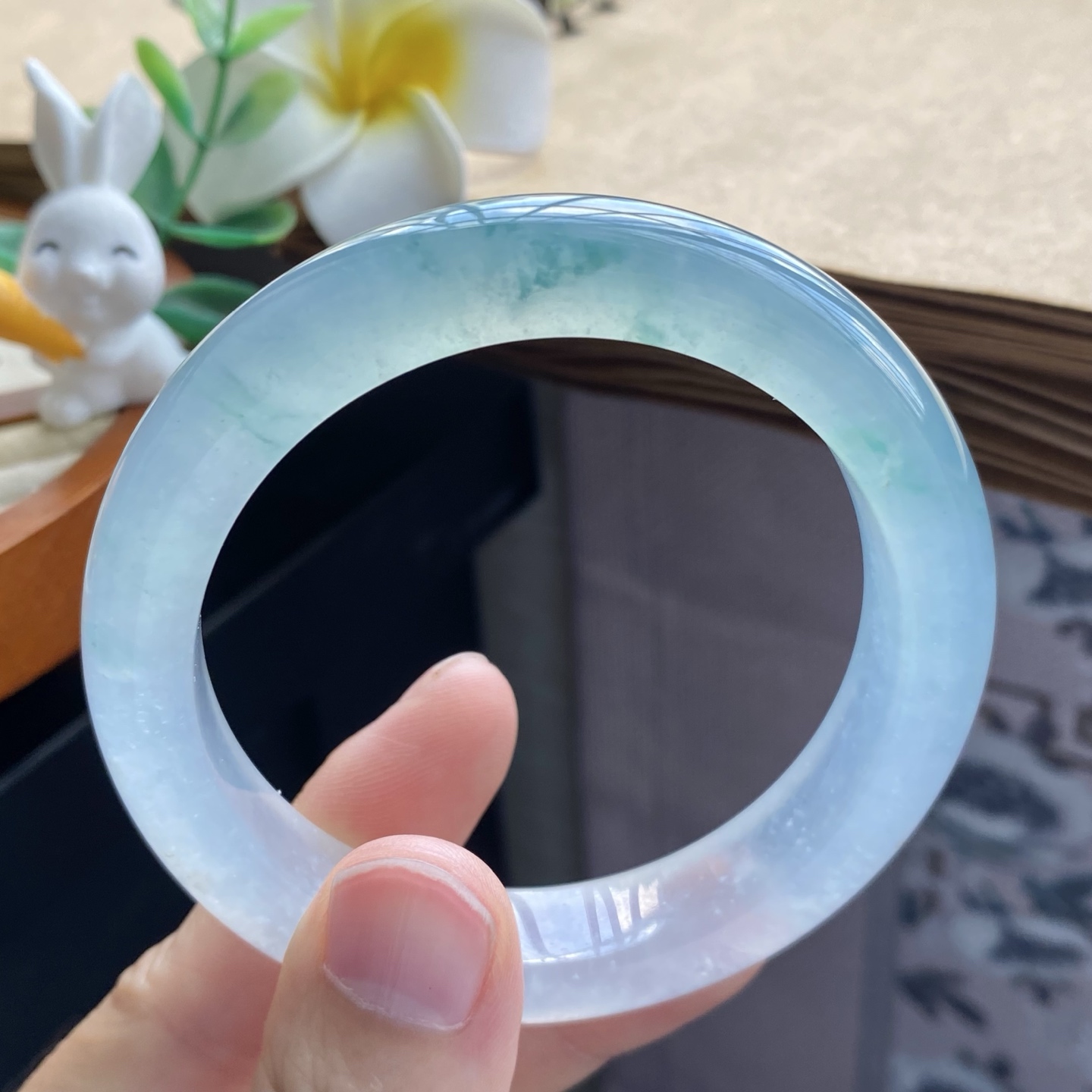 11.29批11221号56.1-12.9-9.1冰透飘花镯！骨子里透着高雅！