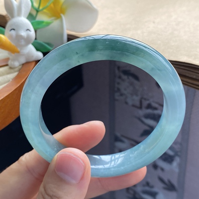 4.17批1861号55.5-10-8.5深邃的油青果冻镯！色忽蓝忽绿！