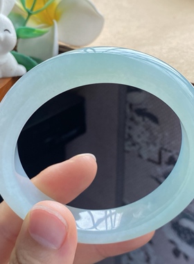 4.26批2249号56.2-12.6-8.9冰晴水绿果冻条镯！温润清透！