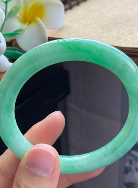 2.18批783号55.2-9.4-9.3满绿色圆条！如沐春风般的温柔感！