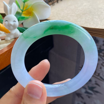 3.16批1915号，51.5-10.8-10.6 翠阳绿圆条！色泽深邃厚重！