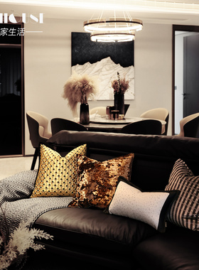 新款老钱风轻奢金黄菱格抱枕