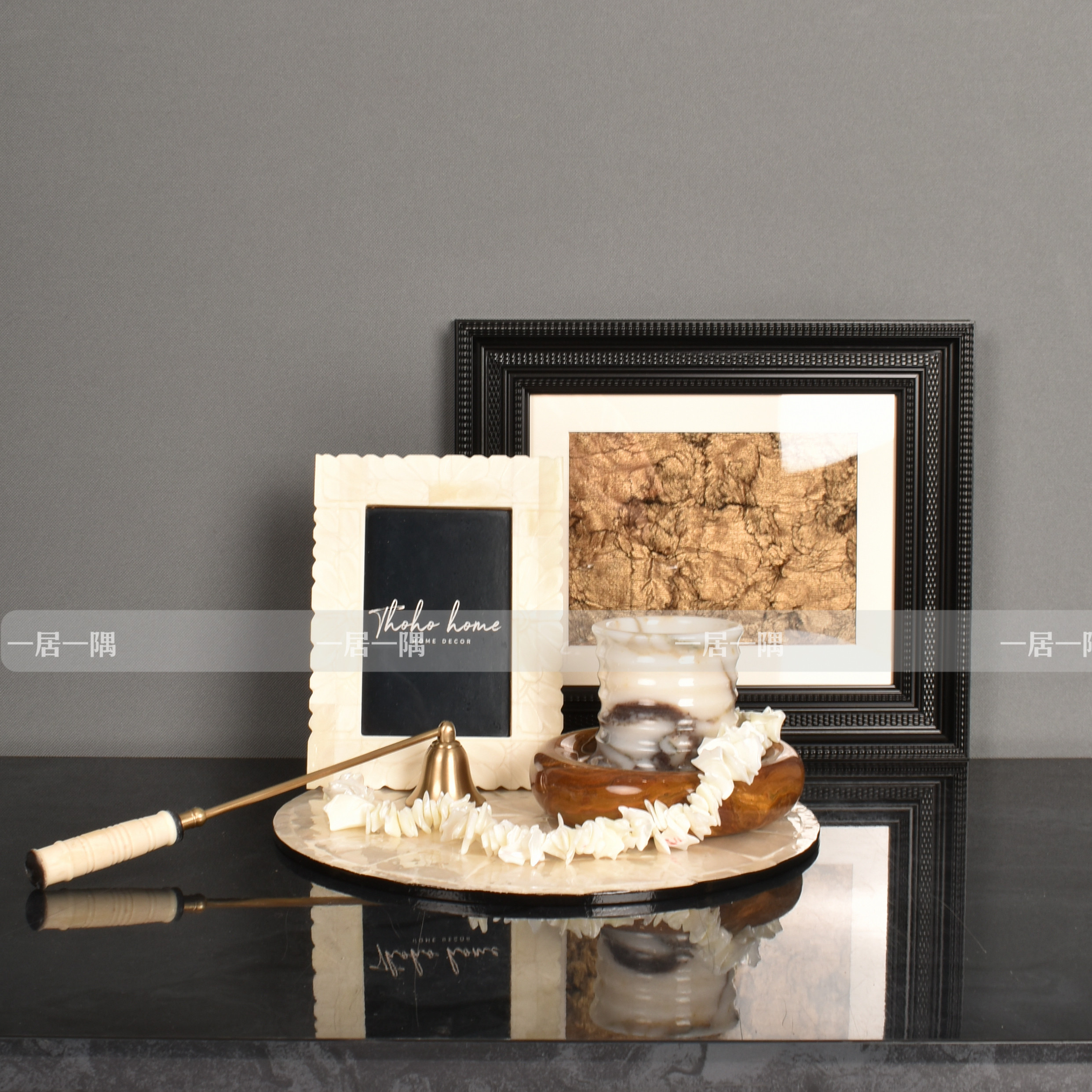 轻奢自然中古样板间床柜飘窗台面相框香薰装饰画摆件组