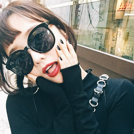 白色框太阳镜女ins同款网红街拍简约复古圆形墨镜小脸款大框百搭