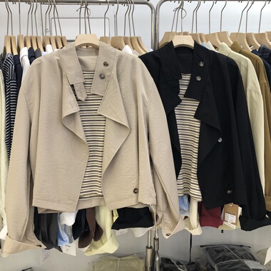 Mikot89587 2025早秋韩版气质百搭显瘦立领短款风衣外套+条纹吊带