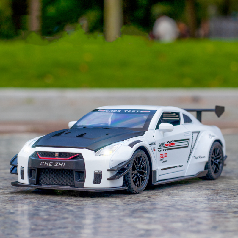 仿真124日产尼桑合金车模玩具车