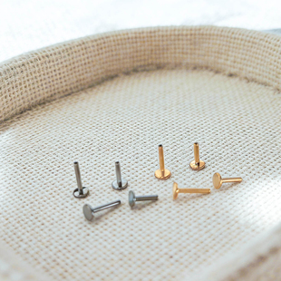 F136钛合金粗杆底座0.9牙口内螺丝平底杆耳钉