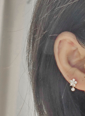 通体纯银爆闪耳钉精致花朵镶钻耳钉女925银气质设计感养耳洞耳饰