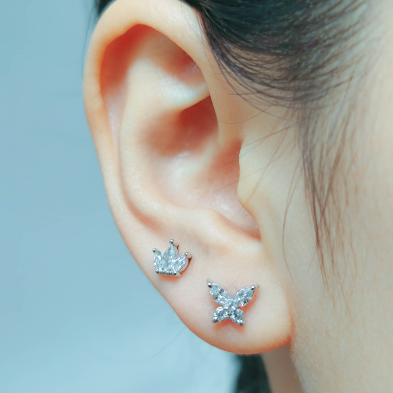 颜值爆表通体925银锆石耳钉