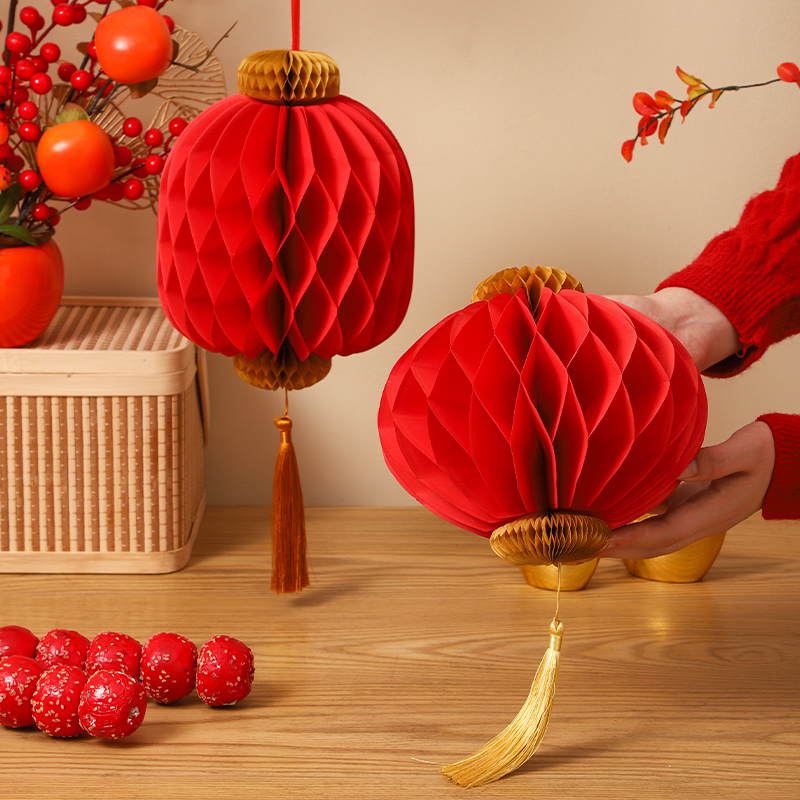 2026新款马年装饰红灯笼挂件元旦春节过新年布置立体春字蜂窝挂饰