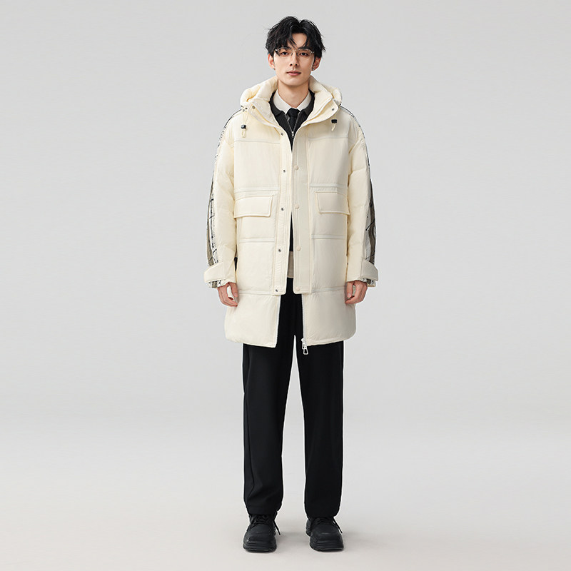 2025新标90白鸭绒泼墨袖中长款连帽加厚羽绒服SY888P330模特图,男装羽绒服,钱塘735