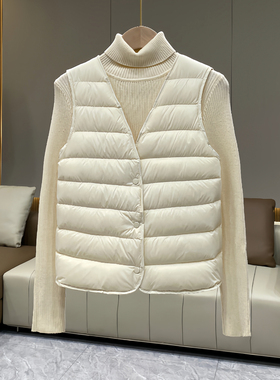 羽绒马甲女短款2025秋冬新款轻薄保暖内穿背心配大衣V领鸭绒内胆