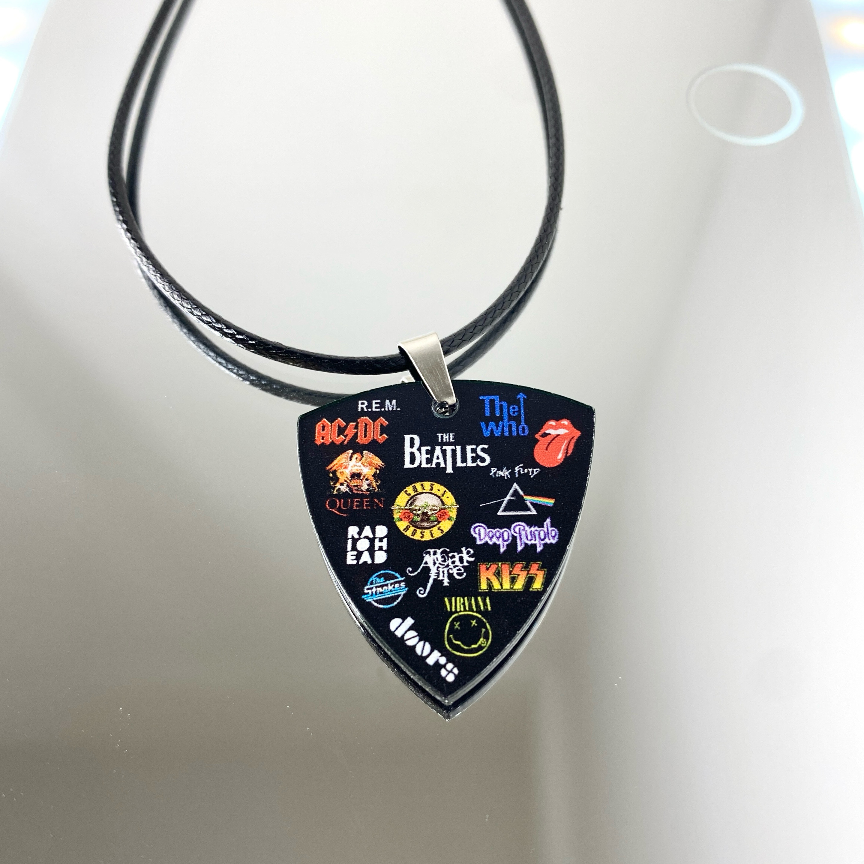 欧美摇滚乐队LOGO周边吉他拨片项链配饰枪花披头士Queen涅槃ACDC