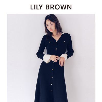 LILYBROWN单排扣A字针织连衣裙