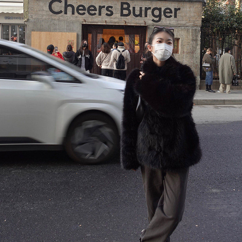 休闲风仿狐狸毛常规保暖皮草外套