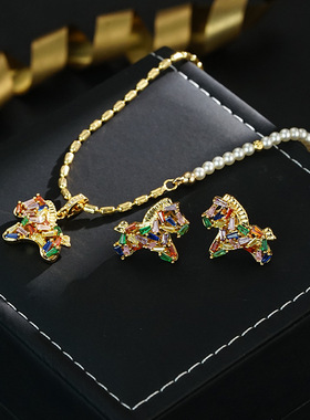 新中式彩色锆石小马吊坠项链轻奢高级感锁骨链毛衣链配饰挂件串珠