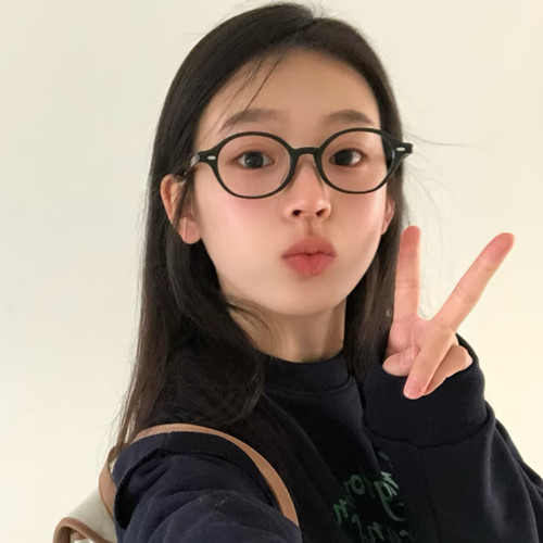 书呆子黑框眼镜女近视可配度