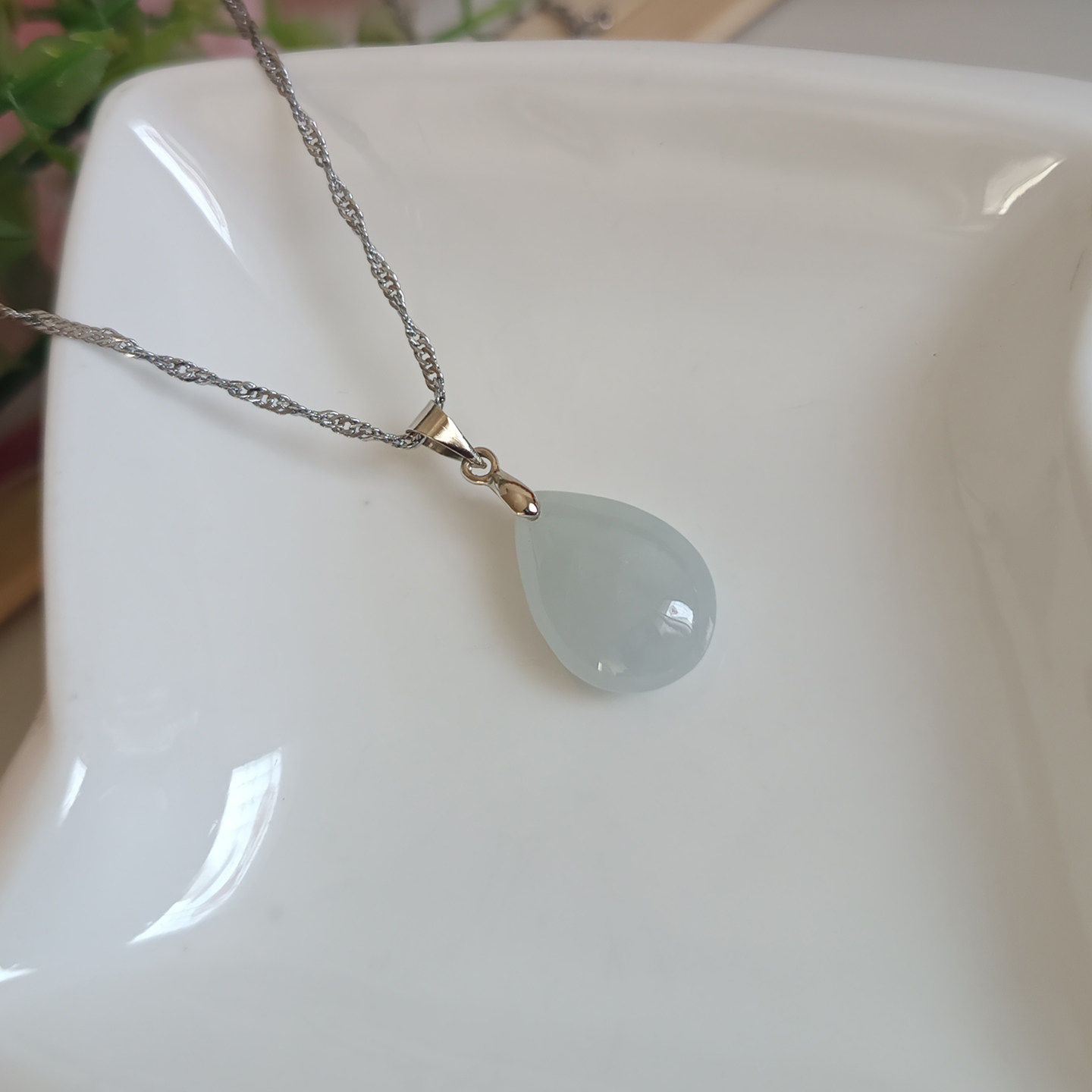 天然翡翠A货冰种水滴玉吊坠百搭