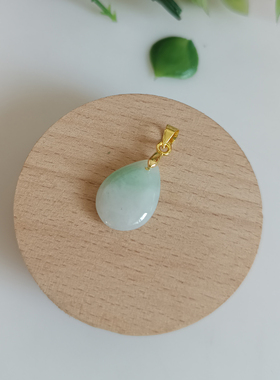 天然翡翠水滴玉吊坠飘绿高贵百搭