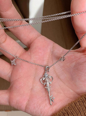 小红书爆款复古银色鸢尾钥匙项链轻奢百搭高级感小众项链一件代发