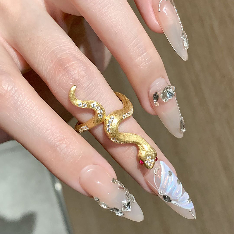 小红书爆款本命年金蛇缠绕戒指2025新款拉丝生肖蛇形指环一件代发