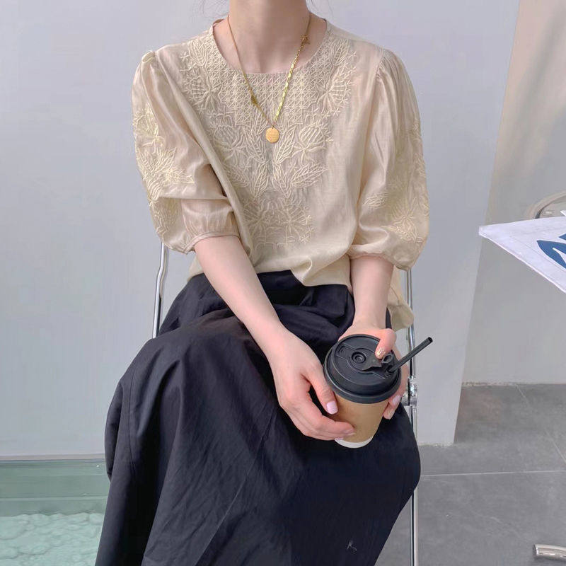 外贸剪标欧洲站重工刺绣蕾丝衫短袖女2025夏季新款时尚泡泡袖上衣
