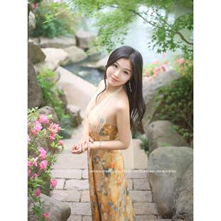 十七看海法式 度假风高级感油画裙海边沙滩裙 印花挂脖连衣裙女夏季