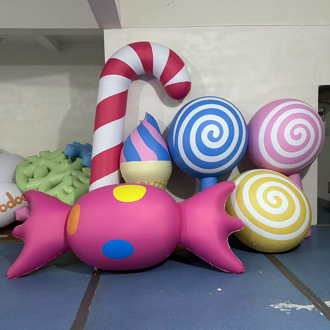 定制pvc闭气 糖果气模棒棒糖甜甜圈气模拐杖糖定制