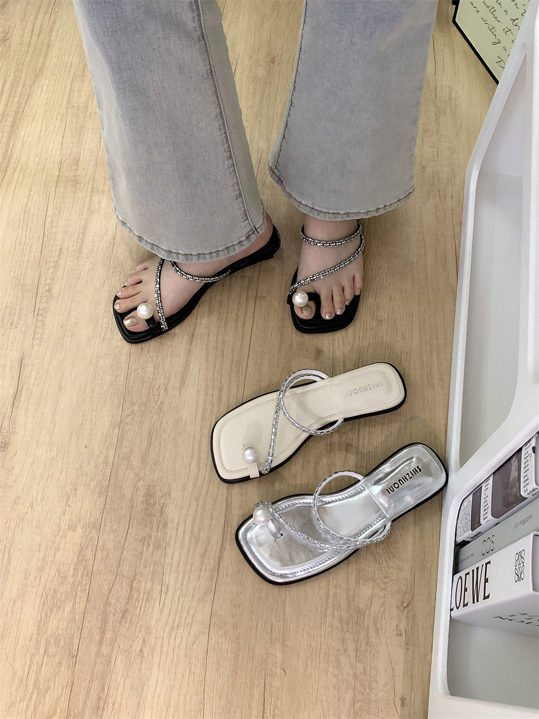 低跟水钻套趾小凉拖鞋珍珠银色