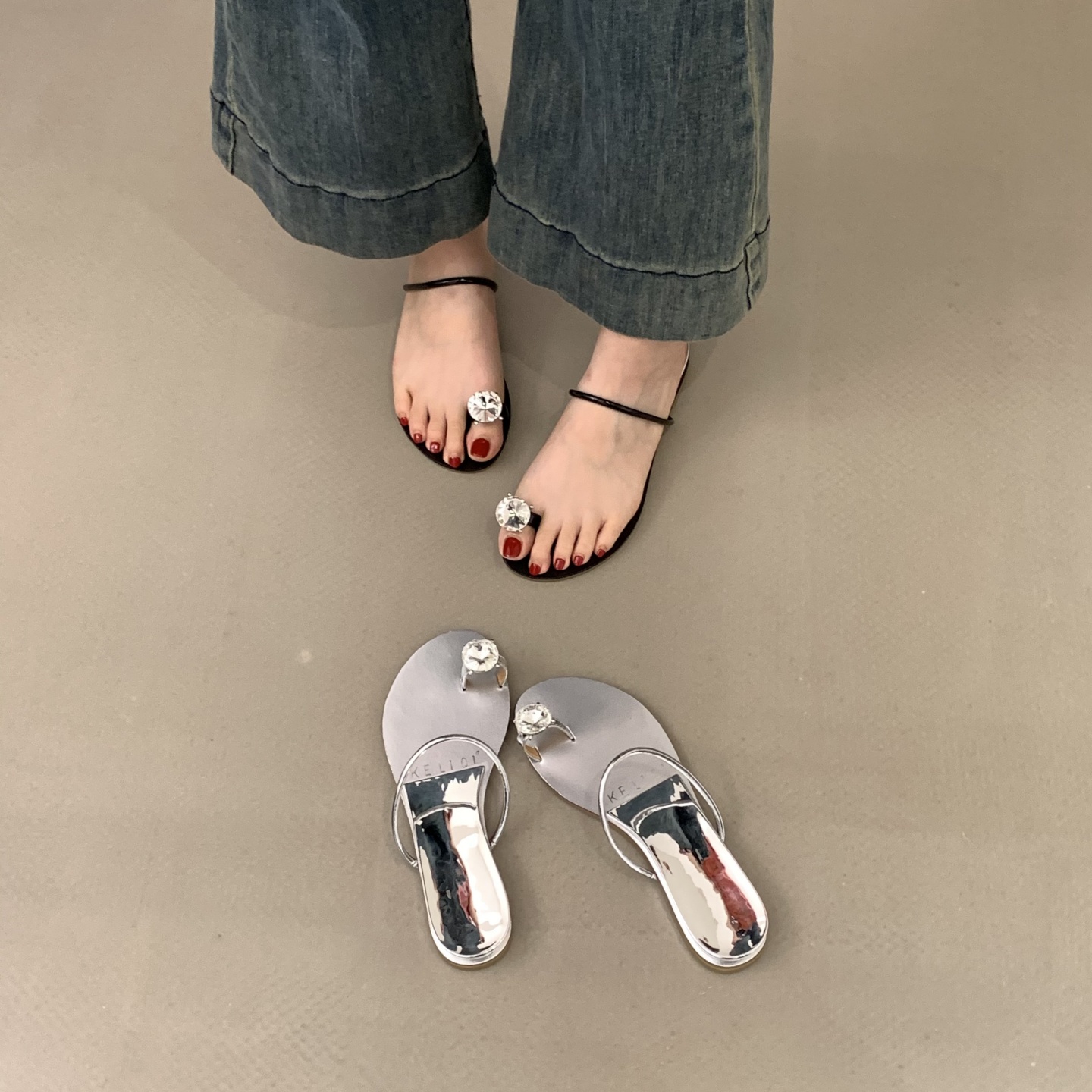 小众法式高级感套趾凉拖鞋女鞋子2025年新款夏季外穿水钻仙女凉鞋