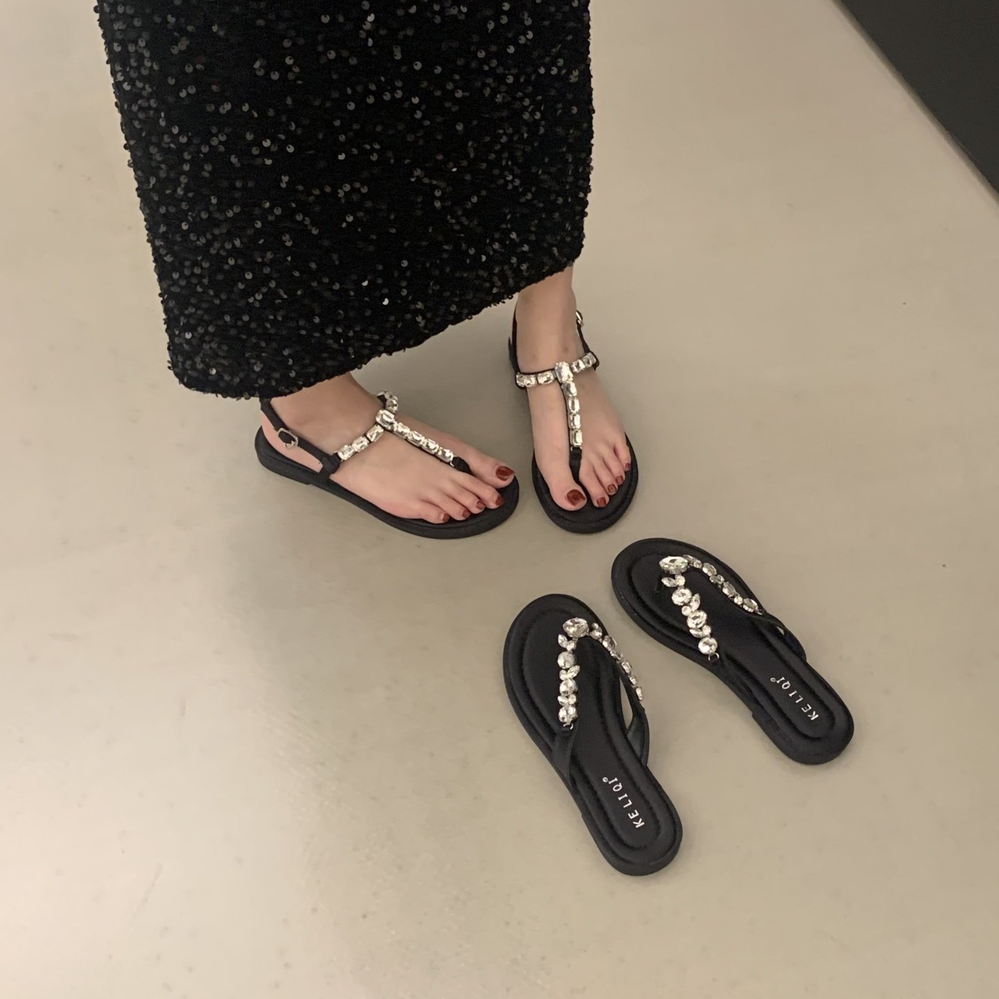 小众平底水钻黑色法式细带晚晚凉鞋仙女鞋外穿夏季度假平底罗马鞋